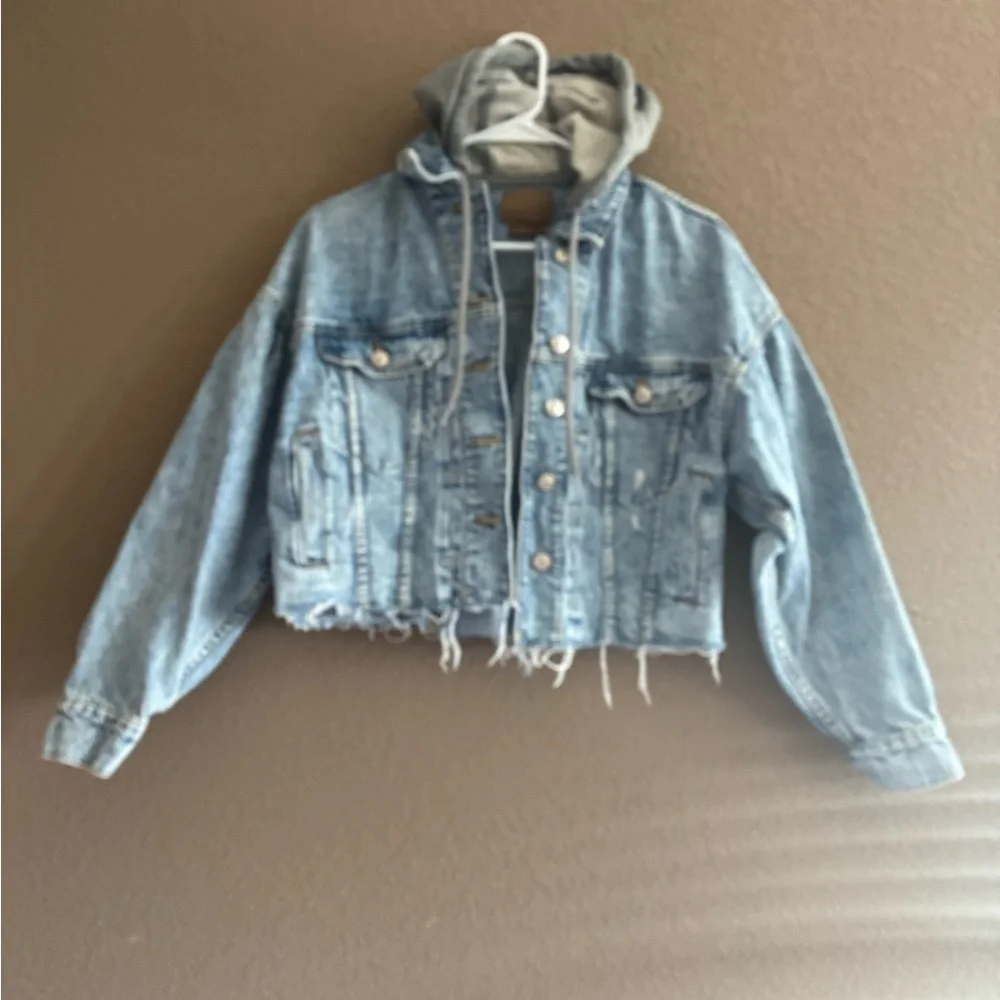 AE Cropped Hooded Denim Jacket - Picture 2 of 9